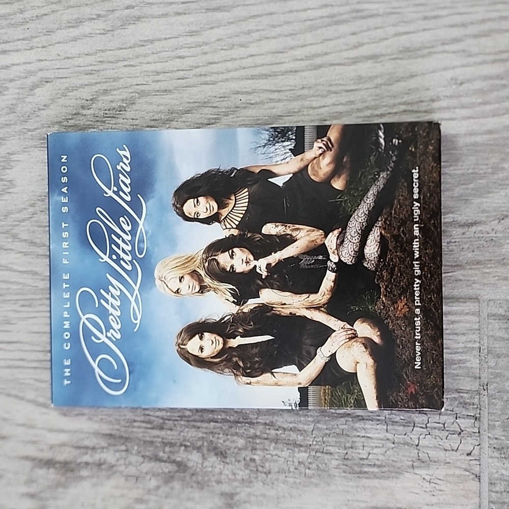 Pretty Little Liars Season 1
